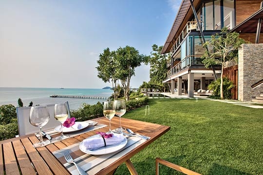Outdoor Dining and Villa