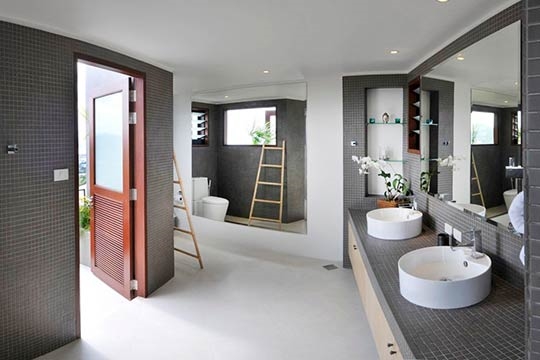 Bathroom - Master Bedroom